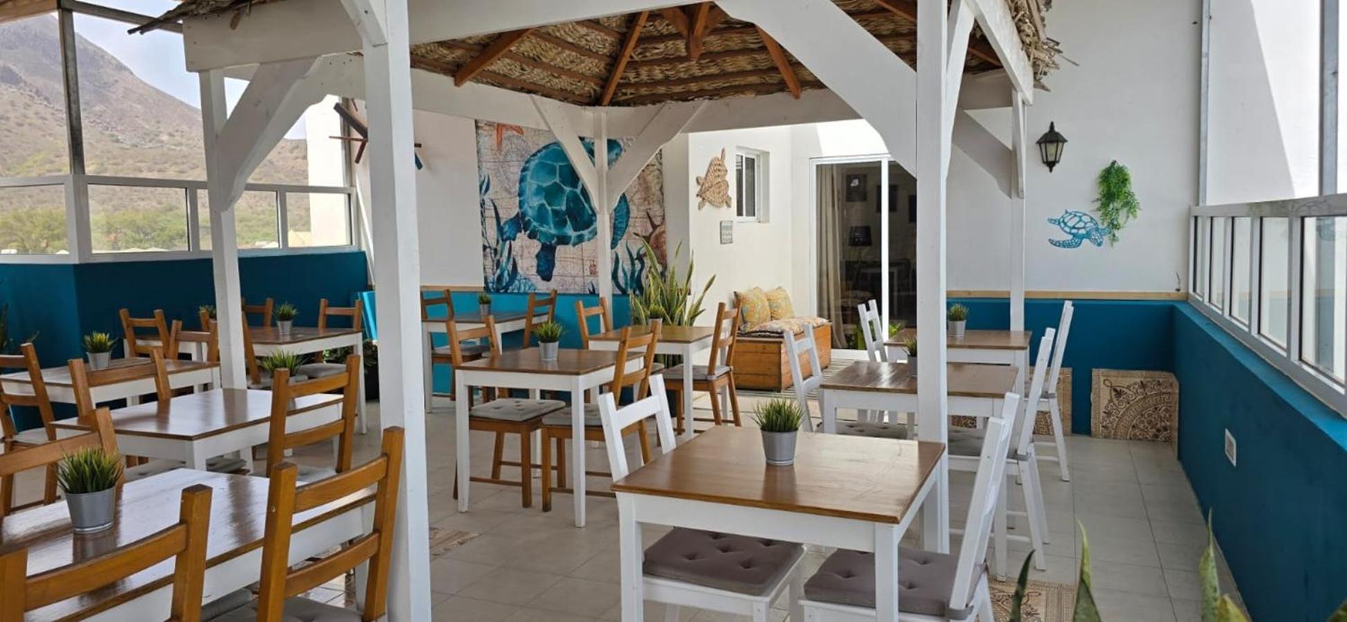 Deluxe B&B "Casa Alegria", Tarrafal タラファル エクステリア 写真