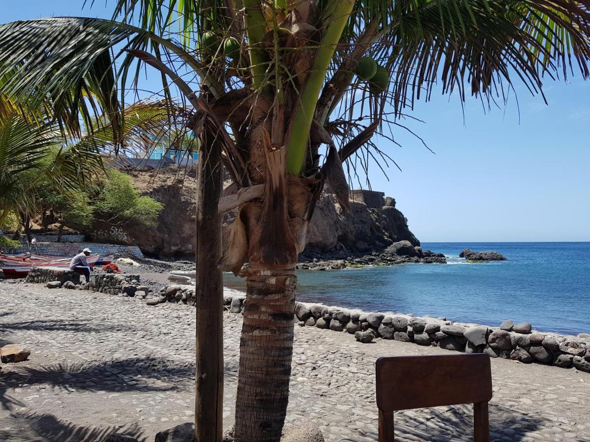 Deluxe B&B "Casa Alegria", Tarrafal タラファル エクステリア 写真